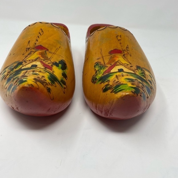 Vintage Hand painted Wooden Dutch Clogs - Picture 2 of 7